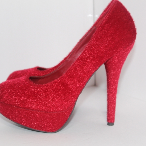 Fuzzy Red Platforms - Picture 4 of 4